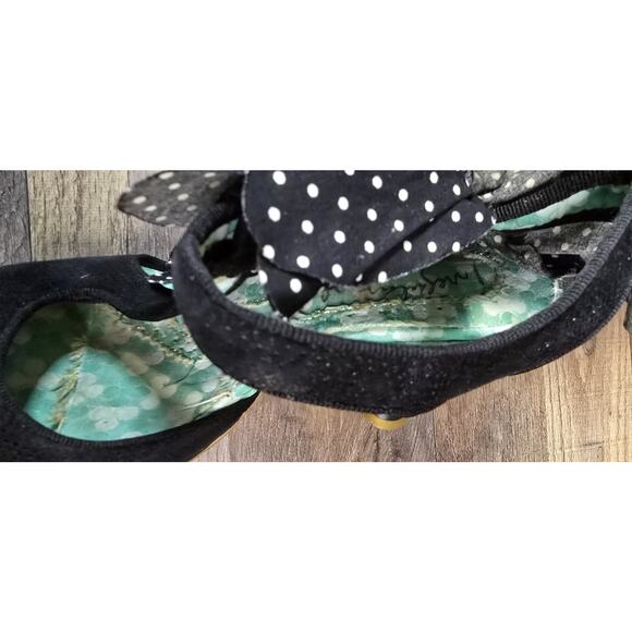 Foxy Flower Top Black Irregular Choice US Size 9/Eur Size 40 Pre Owned w Box - Picture 11 of 16